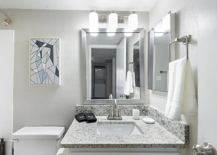 Landing Stunning 1bd In Maryvale Village Apartment *