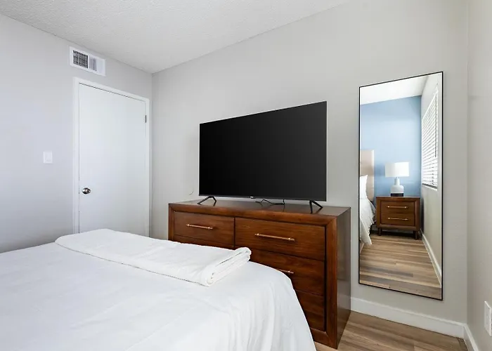 Landing Stunning 1bd In Maryvale Village Apartment *