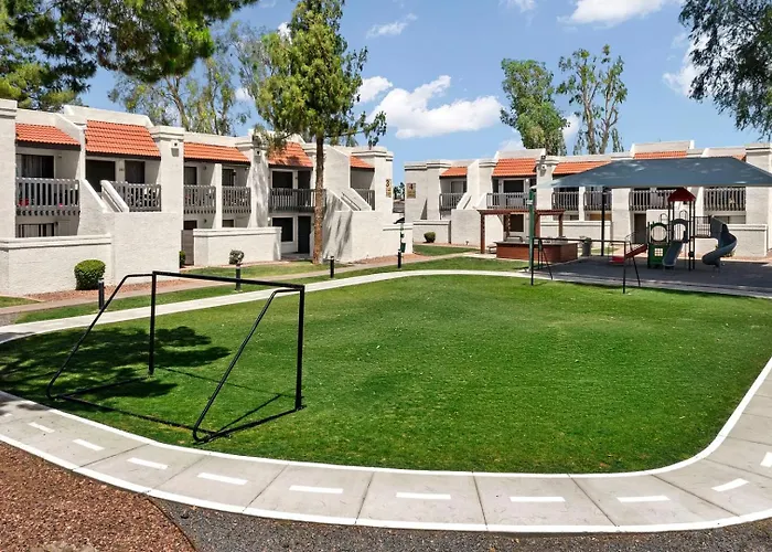 Landing Stunning 1bd In Maryvale Village