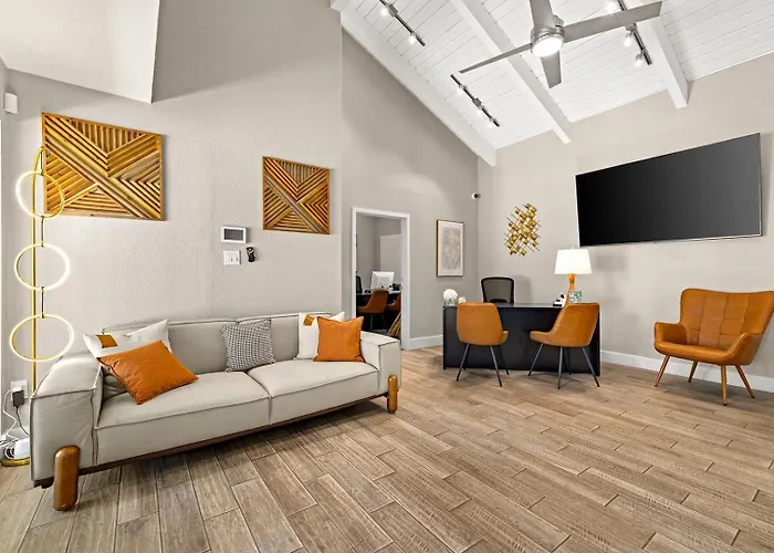 Landing Stunning 1bd In Maryvale Village Apartment